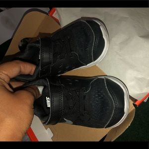 Nike Flex Contact Sneakers (toddler size 8)